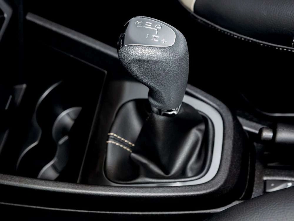 Lada Xray - фото №14