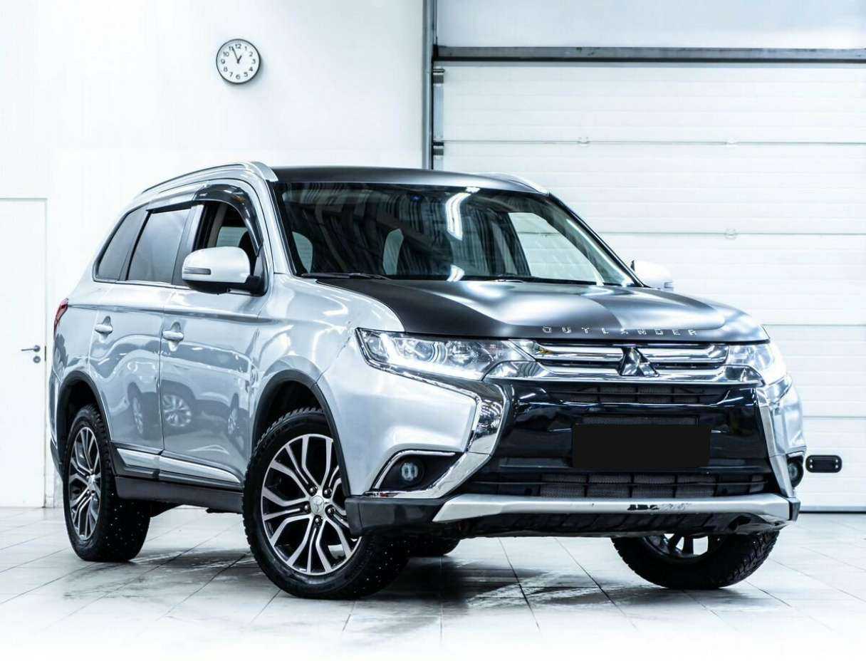 Mitsubishi Outlander, 2017 - фото №2
