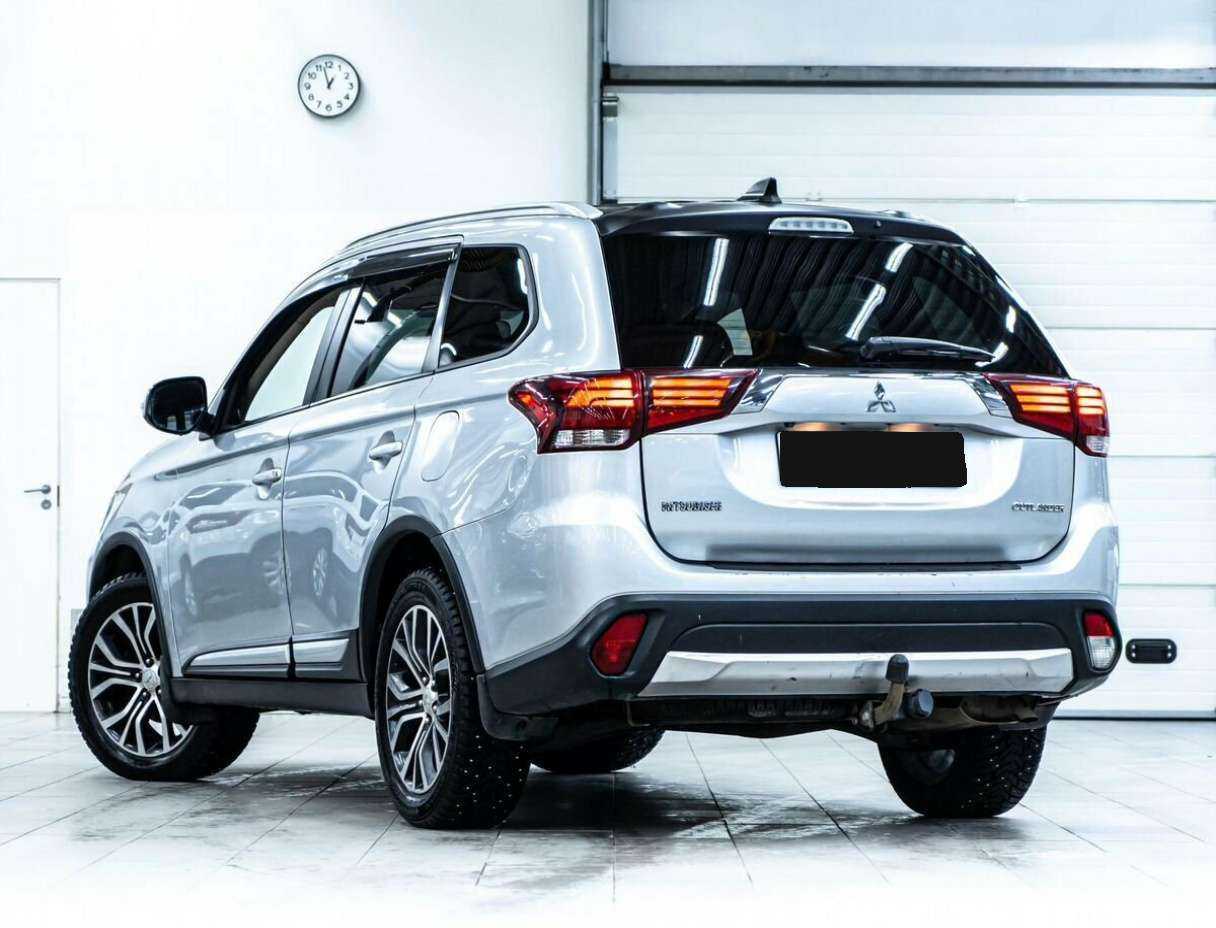 Mitsubishi Outlander, 2017 - фото №4