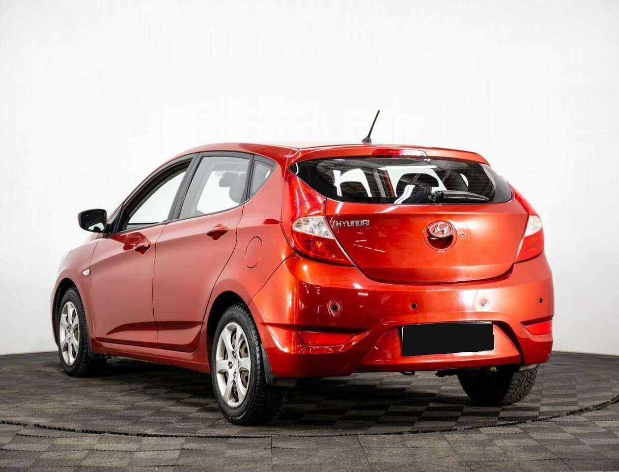 Hyundai Solaris, 2012 - фото №3