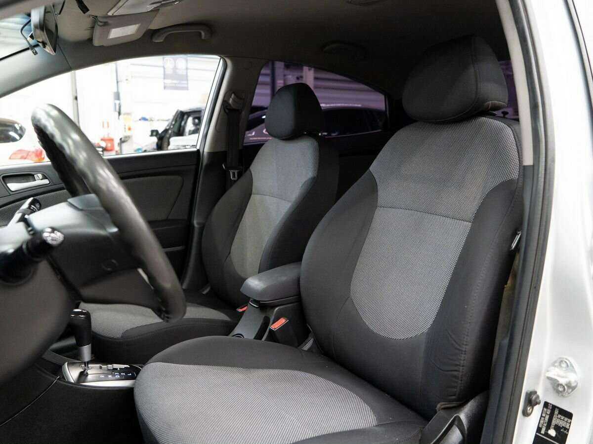 Hyundai Solaris, 2013 - фото №3