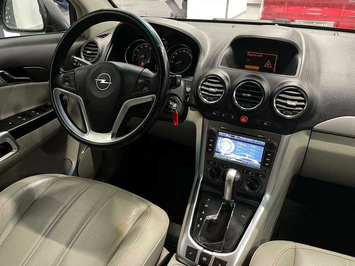 Opel Antara, 2012 - фото №3