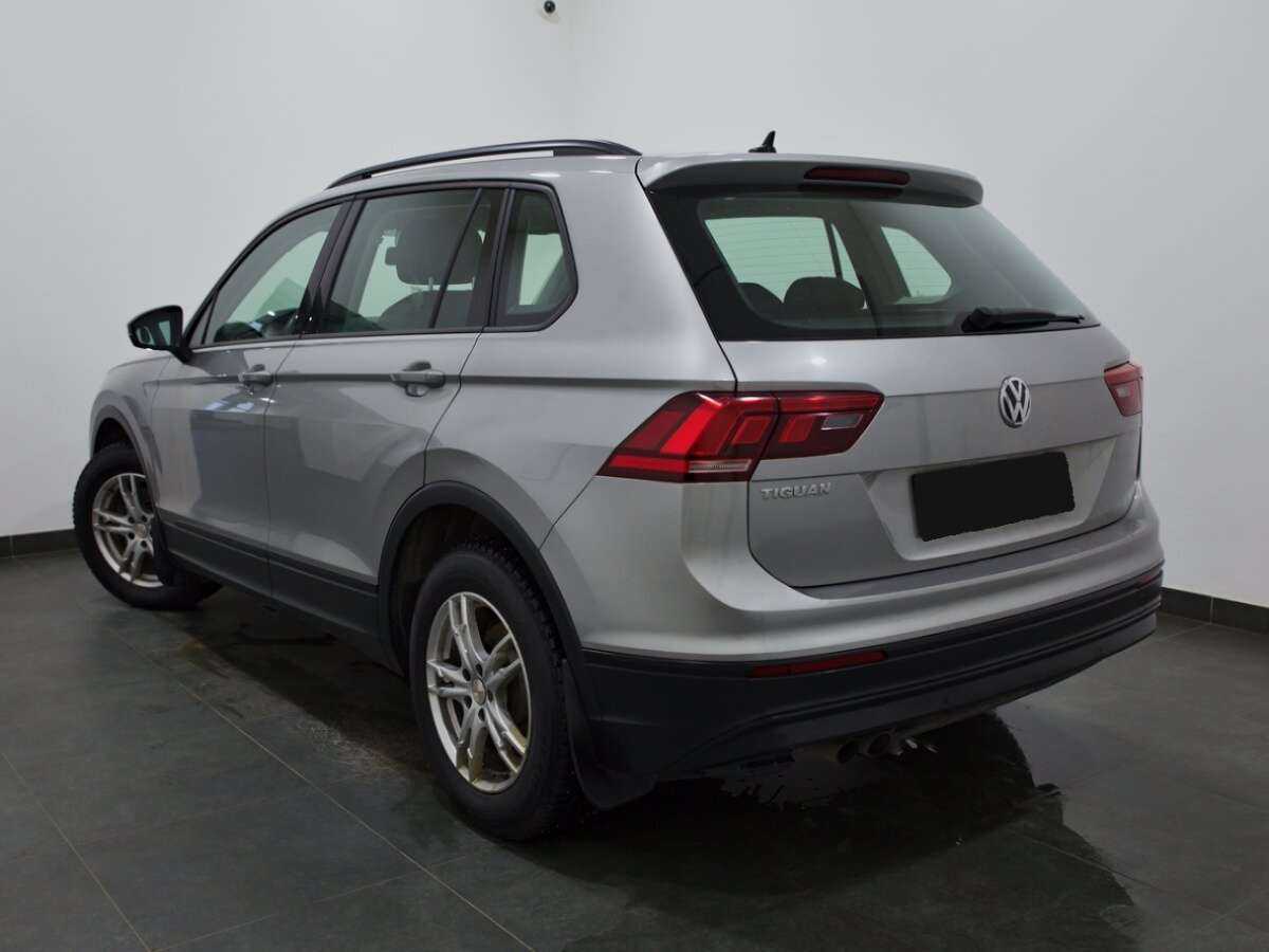 Volkswagen Tiguan, 2020 - фото №3