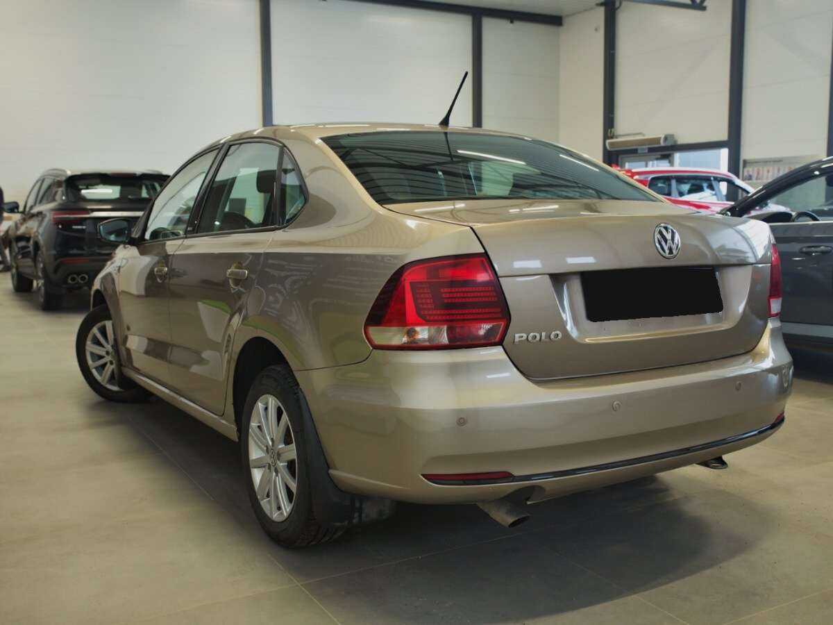 Volkswagen Polo, 2016 - фото №2