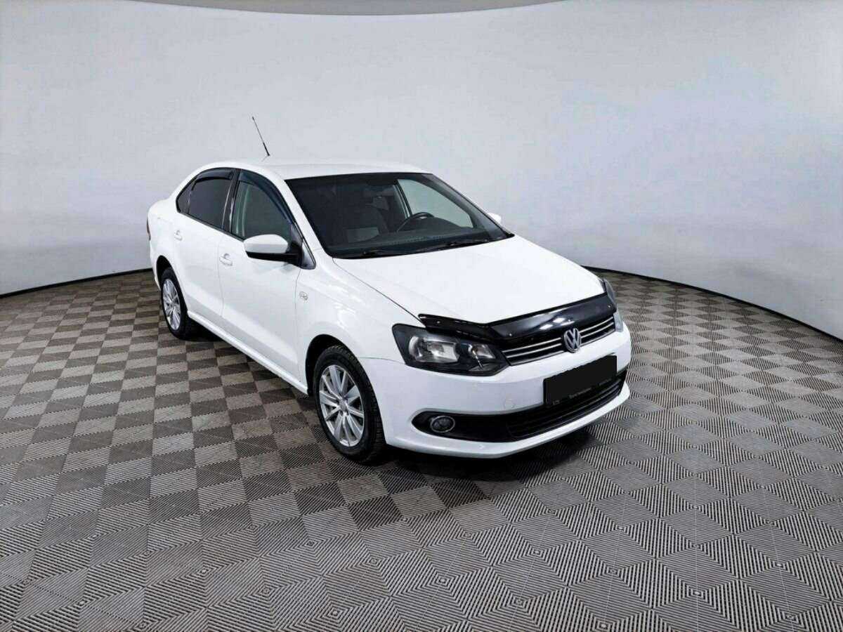Volkswagen Polo, 2012 - фото №2