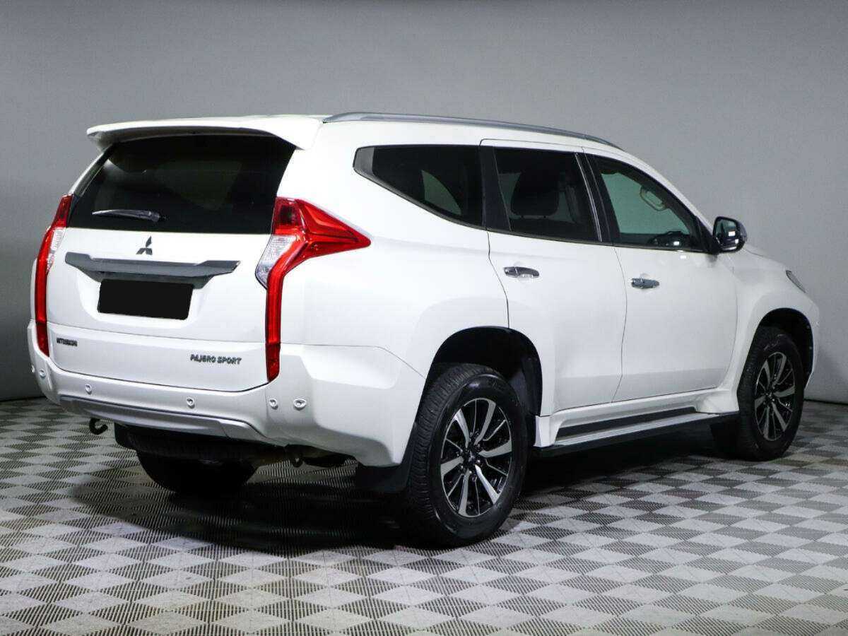 Mitsubishi Pajero Sport, 2018 - фото №2
