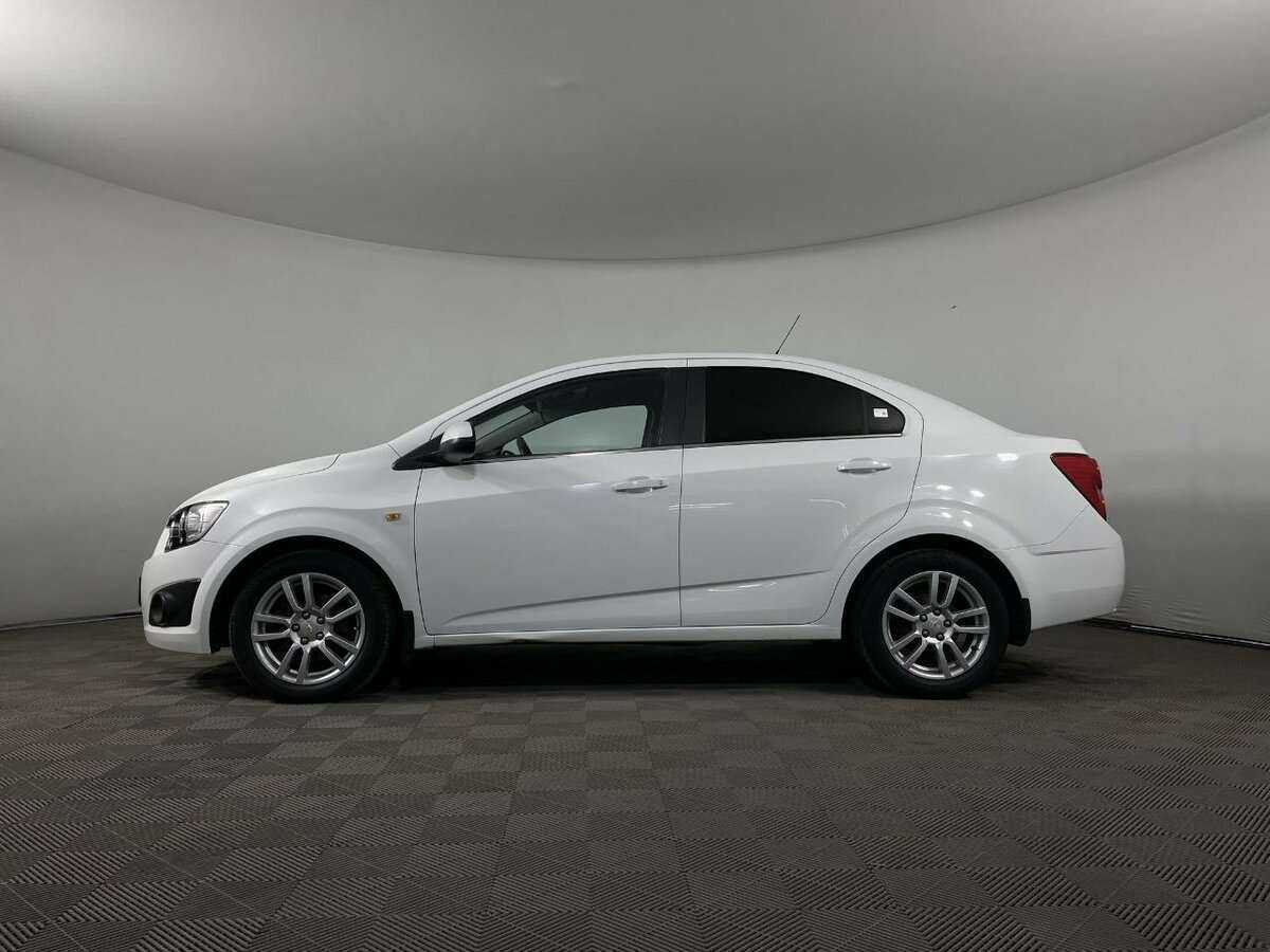 Chevrolet Aveo, 2015 - фото №3