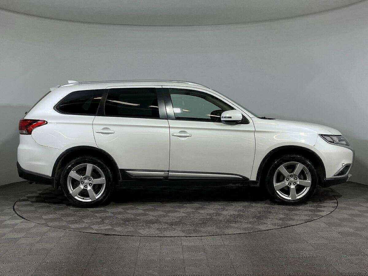Mitsubishi Outlander, 2018 - фото №4