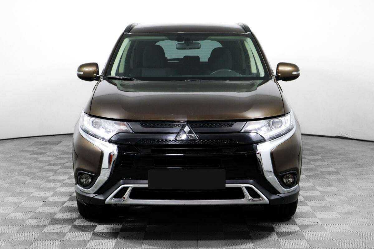 Mitsubishi Outlander, 2022 - фото №2
