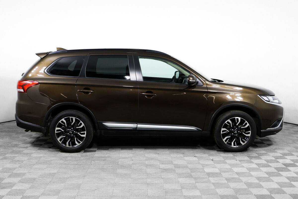 Mitsubishi Outlander, 2022 - фото №4