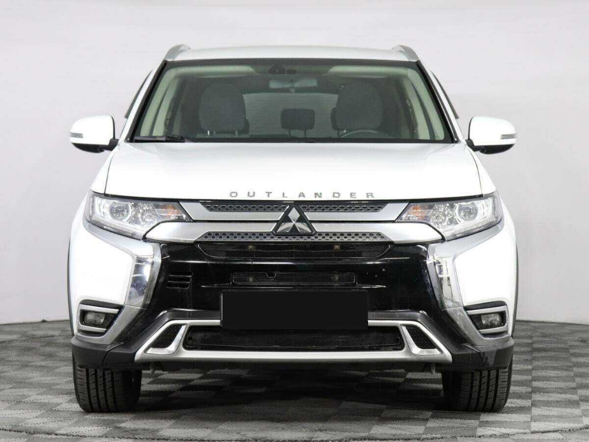 Mitsubishi Outlander, 2020 - фото №2