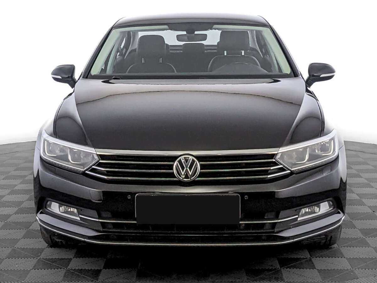 Volkswagen Passat, 2017 - фото №2