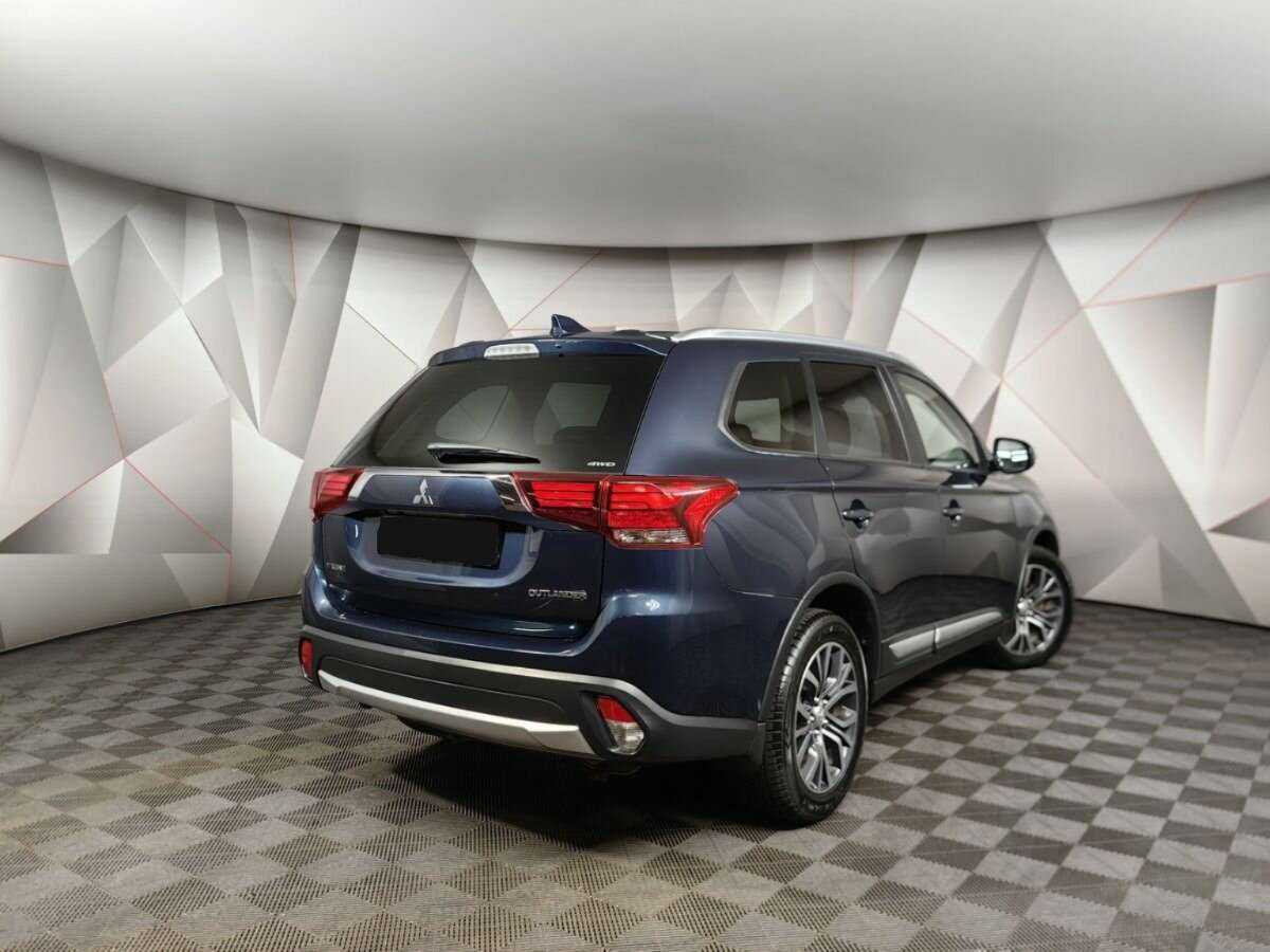 Mitsubishi Outlander, 2018 - фото №2