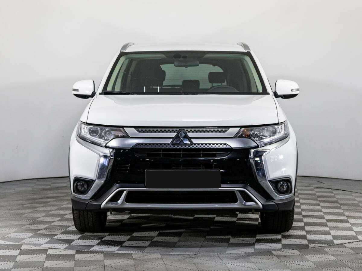 Mitsubishi Outlander, 2021 - фото №2