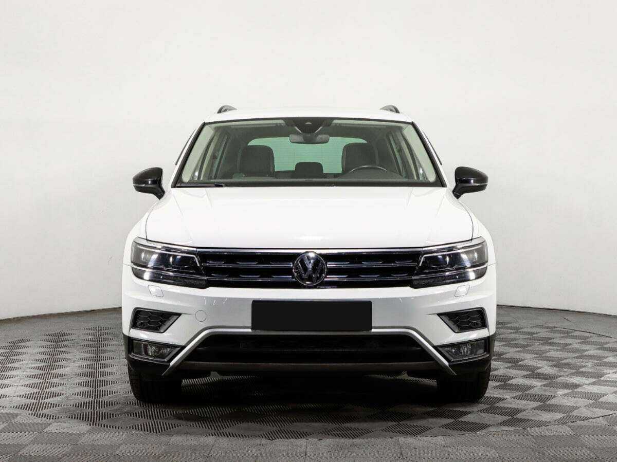 Volkswagen Tiguan, 2020 - фото №2