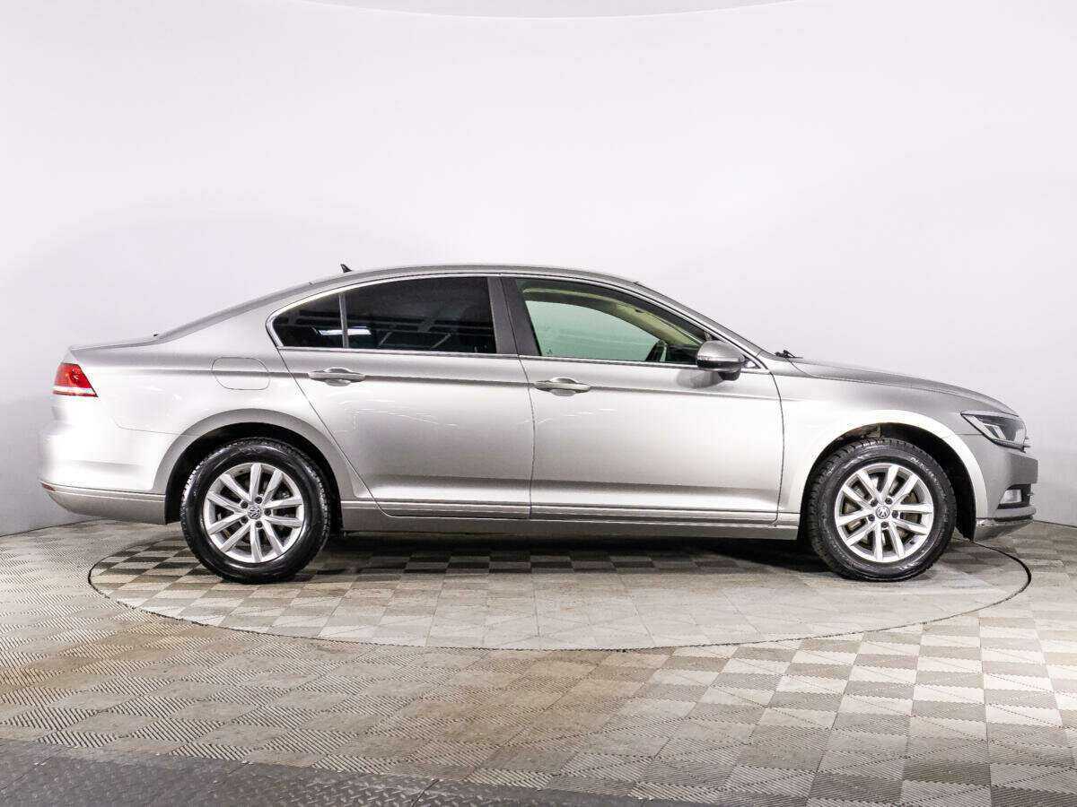 Volkswagen Passat, 2017 - фото №4