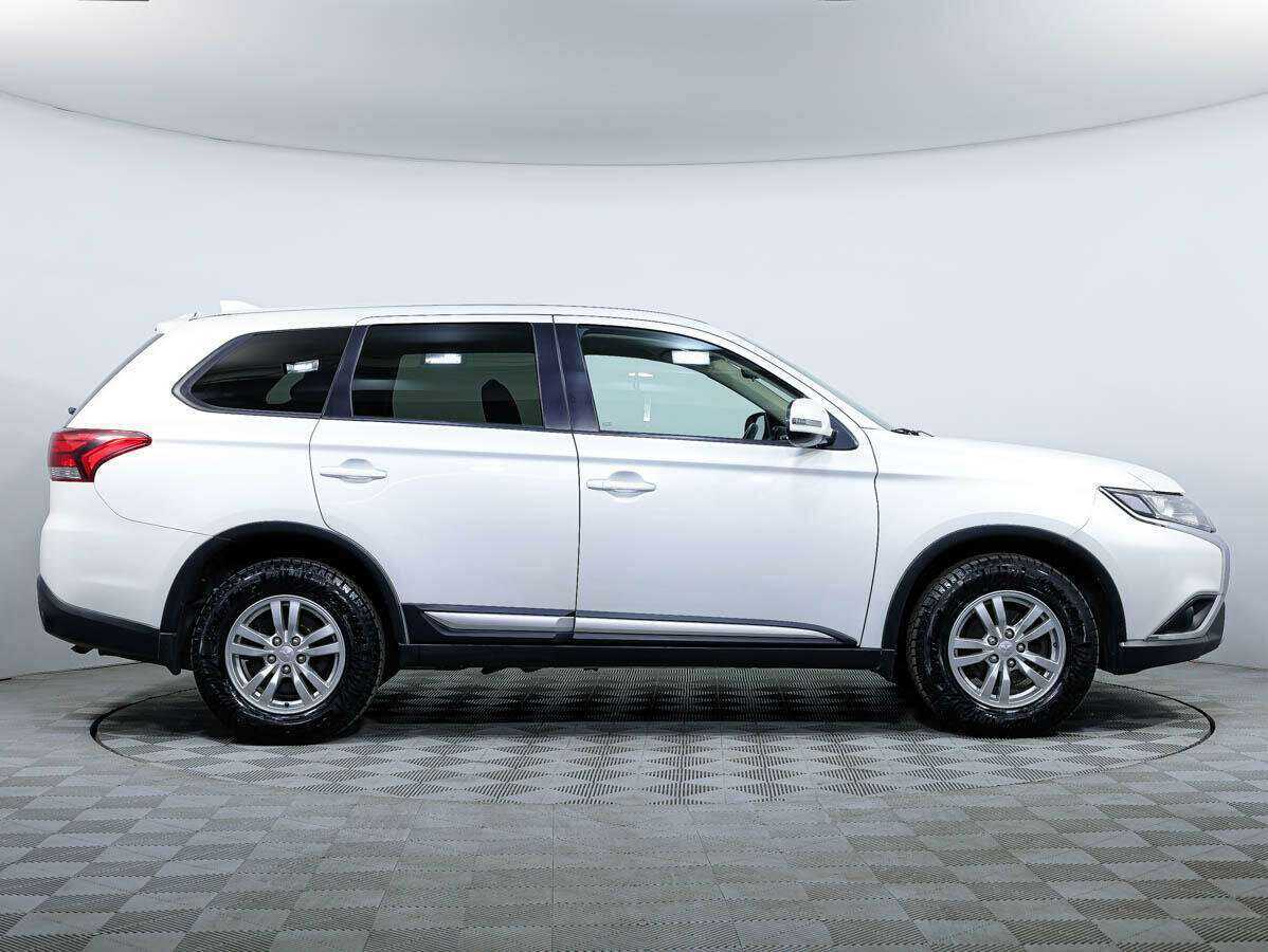 Mitsubishi Outlander, 2018 - фото №4