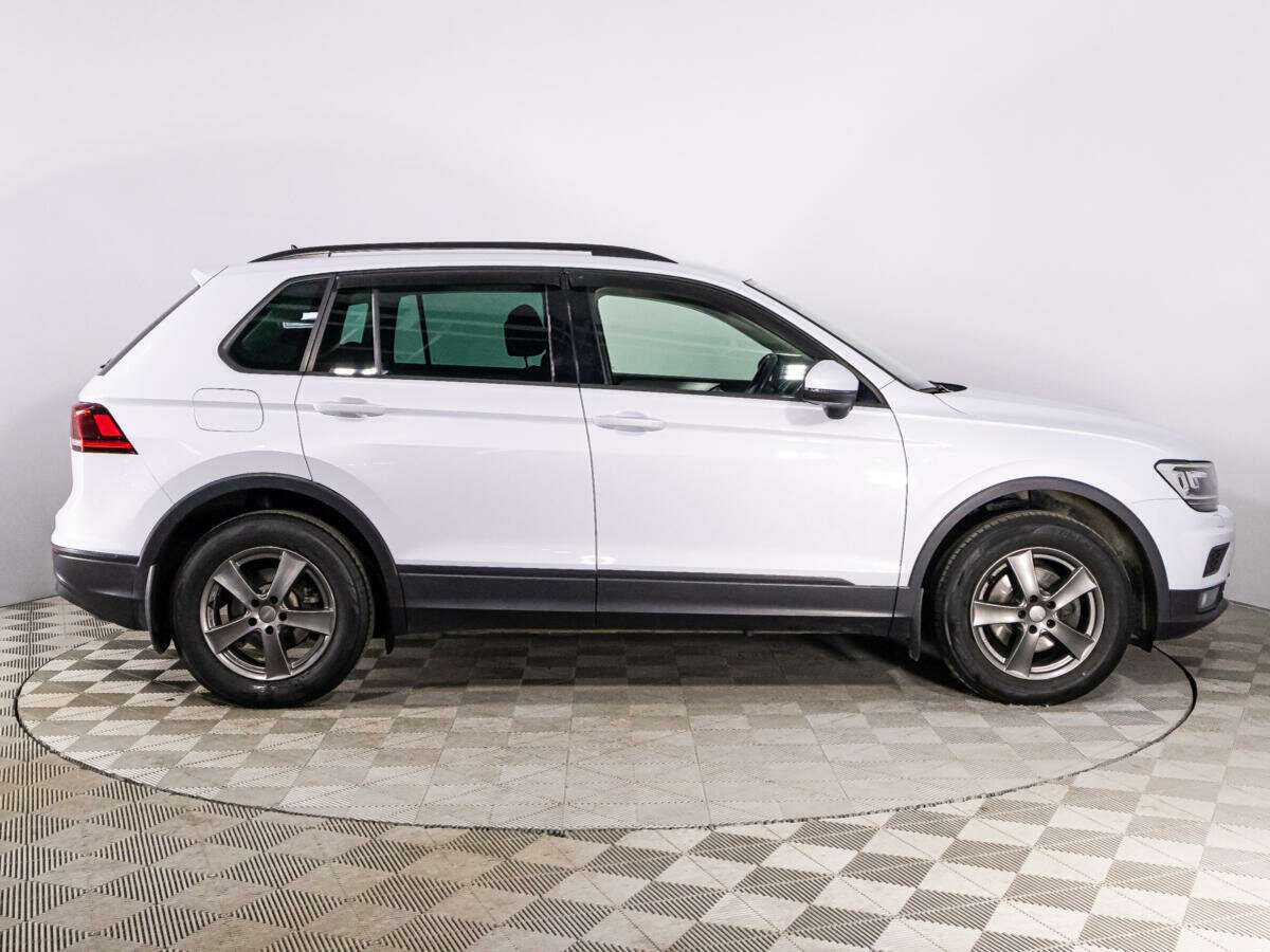 Volkswagen Tiguan L, 2019 - фото №4