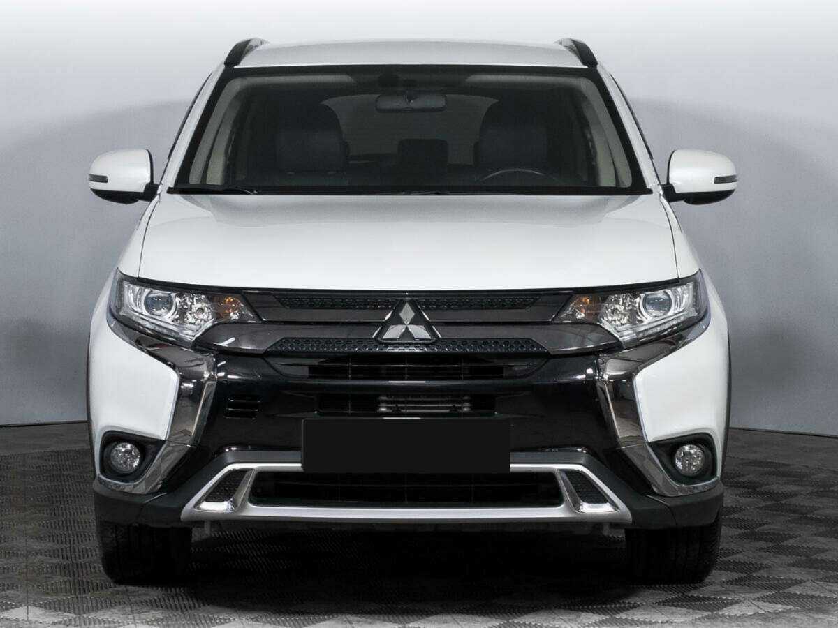 Mitsubishi Outlander, 2021 - фото №2