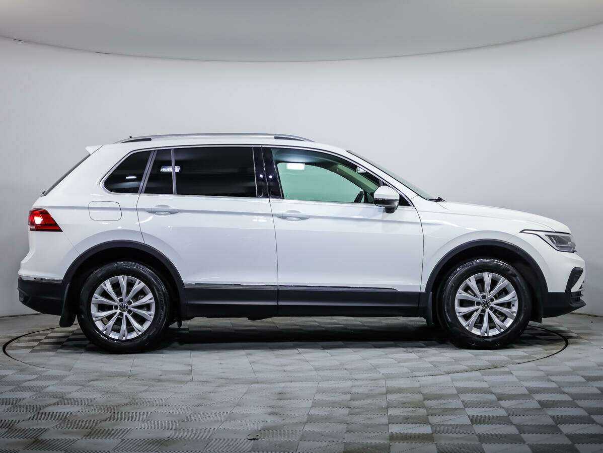 Volkswagen Tiguan, 2020 - фото №3