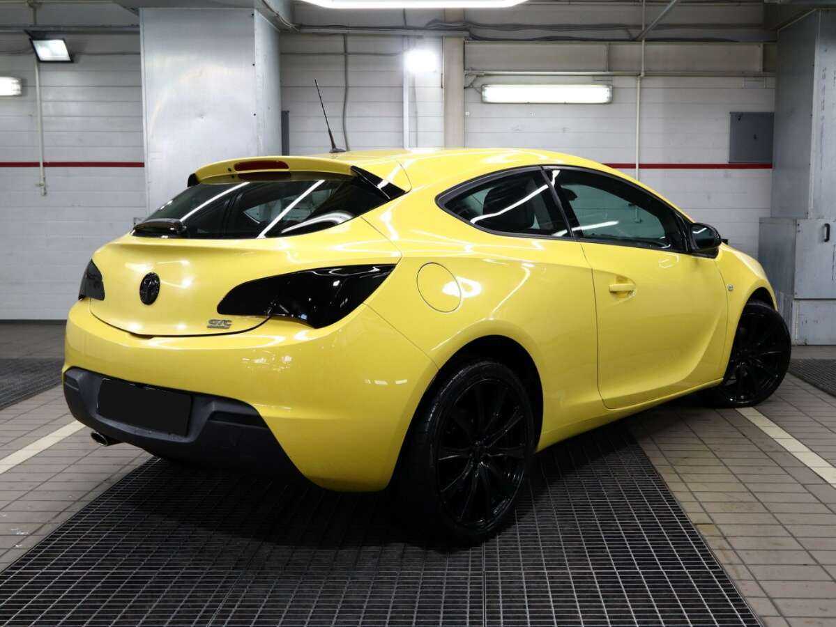Opel Astra GTC, 2014 - фото №4