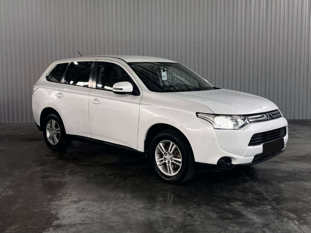 Mitsubishi Outlander, 2013 - фото №3