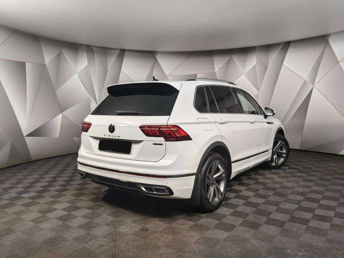 Volkswagen Tiguan, 2021 - фото №2