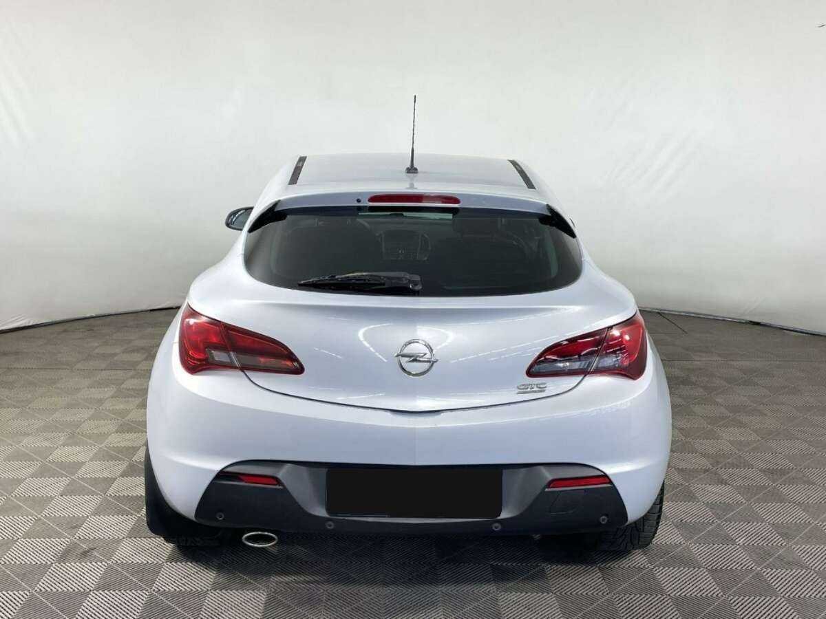 Opel Astra GTC, 2013 - фото №3