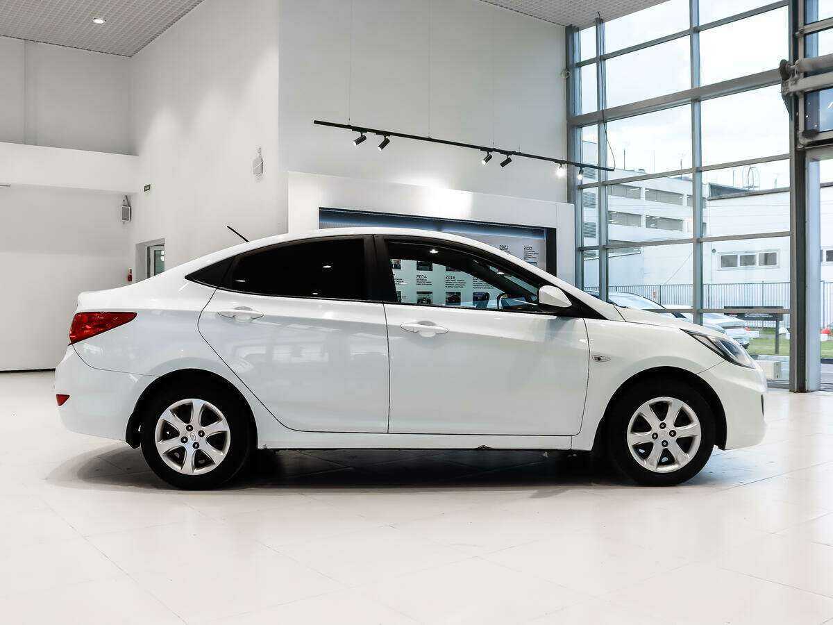 Hyundai Solaris, 2012 - фото №4