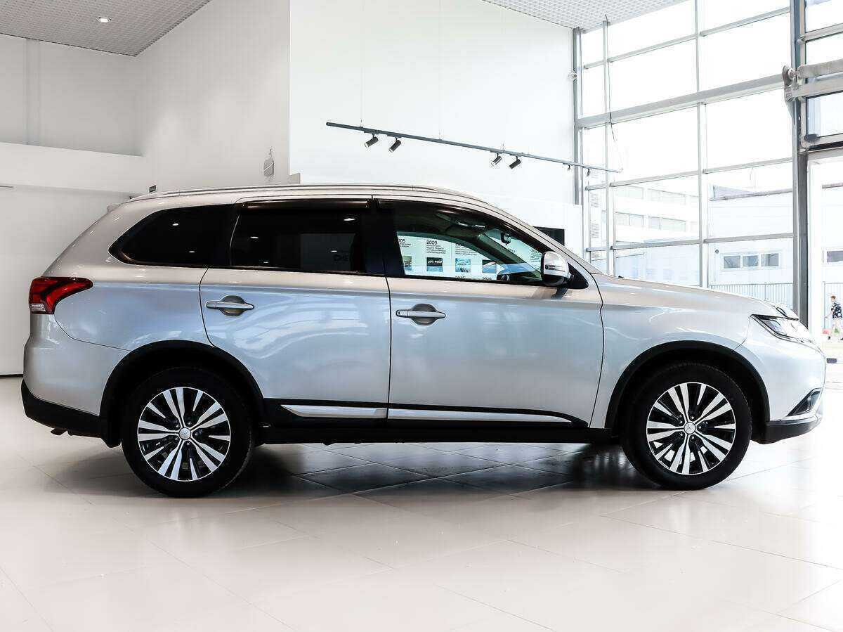 Mitsubishi Outlander, 2019 - фото №4