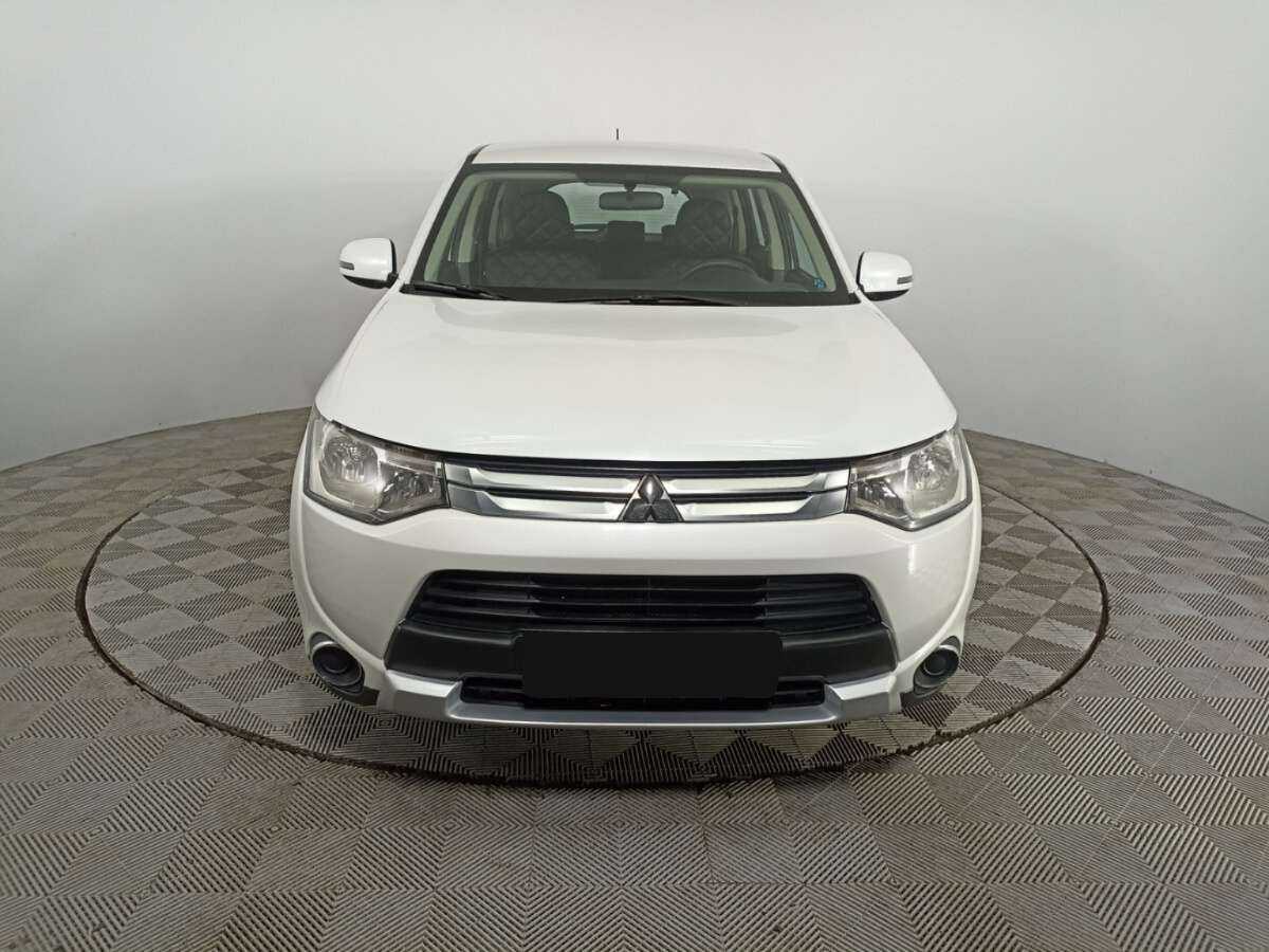 Mitsubishi Outlander, 2014 - фото №2