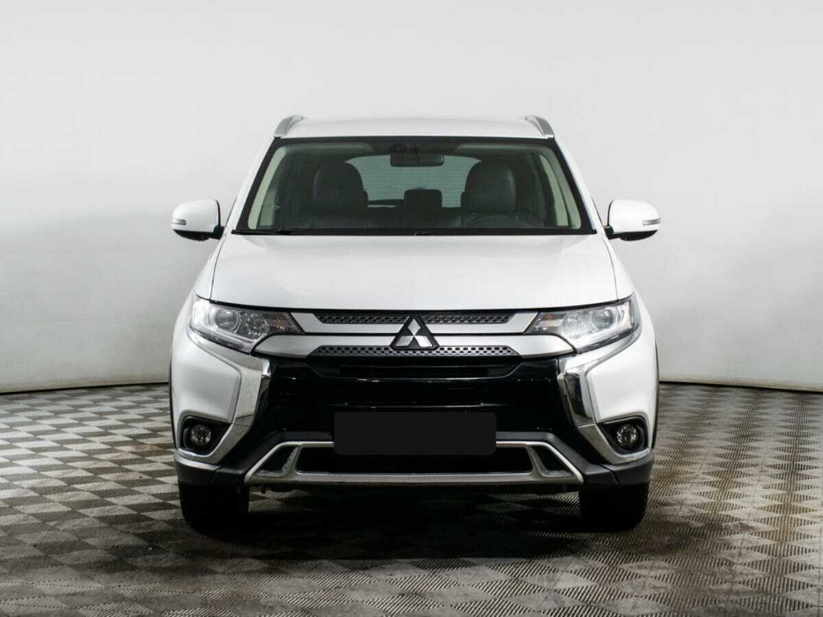 Mitsubishi Outlander, 2020 - фото №2