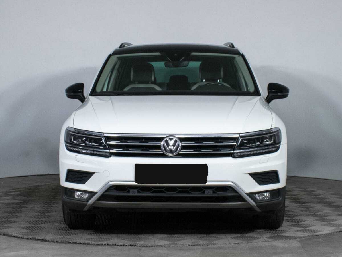 Volkswagen Tiguan, 2020 - фото №2
