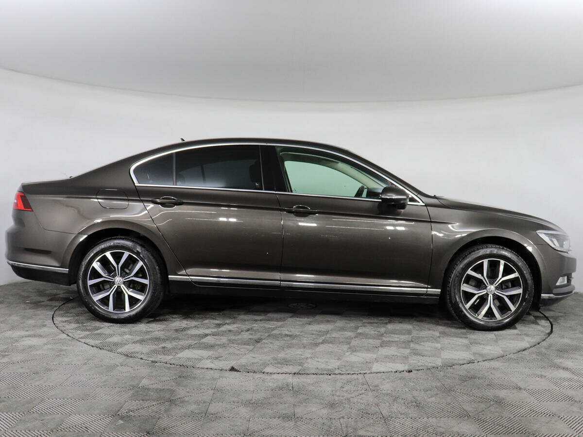 Volkswagen Passat, 2015 - фото №4