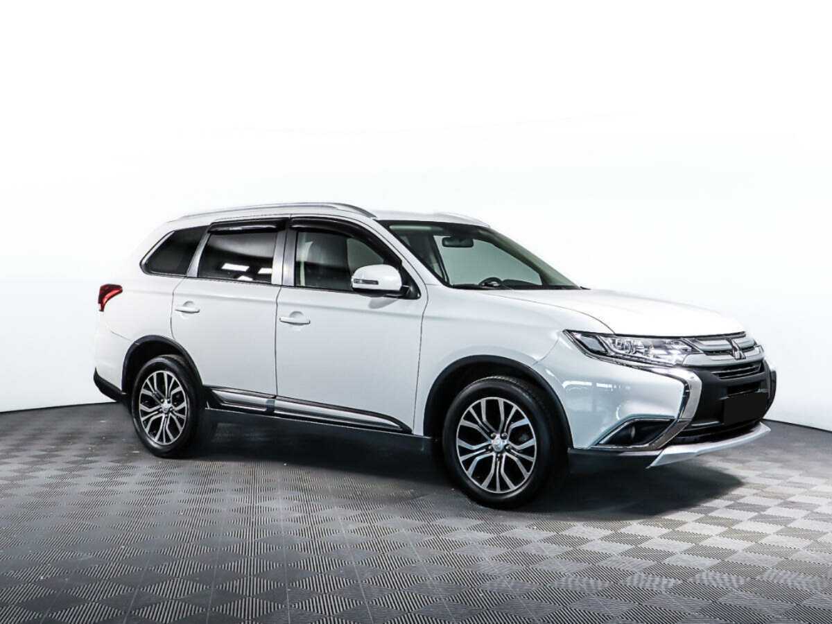 Mitsubishi Outlander, 2017 - фото №3