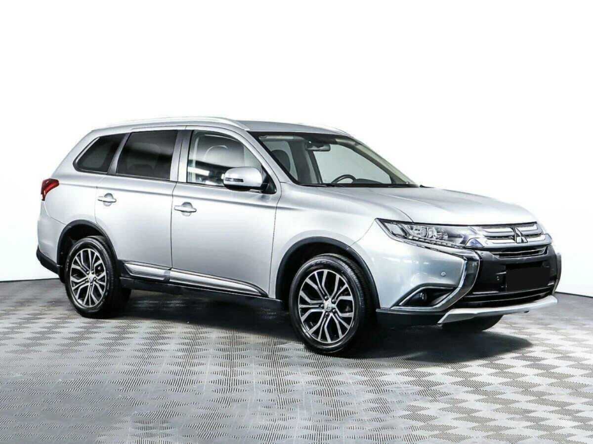 Mitsubishi Outlander, 2016 - фото №2