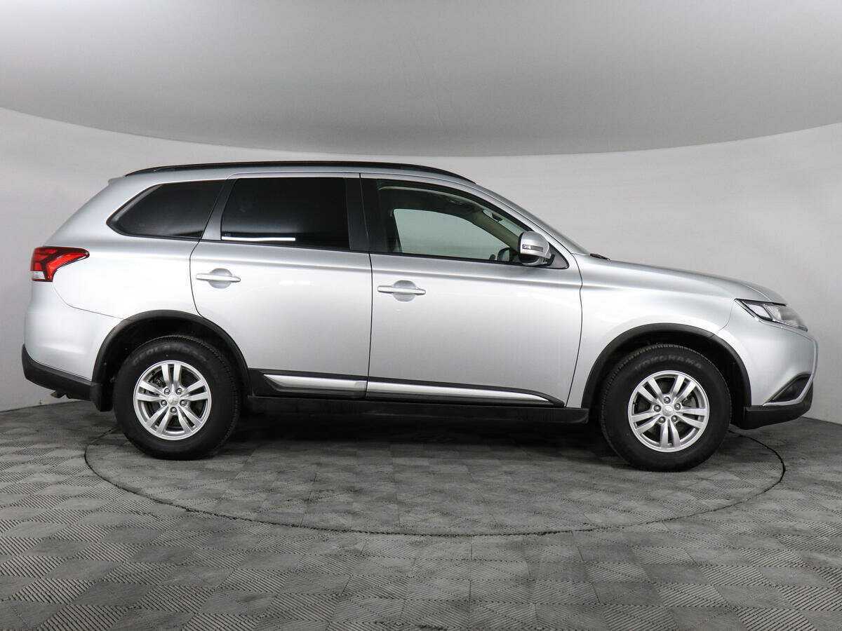 Mitsubishi Outlander, 2022 - фото №4