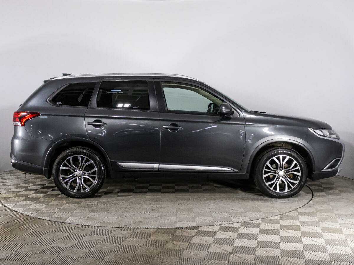 Mitsubishi Outlander, 2018 - фото №4