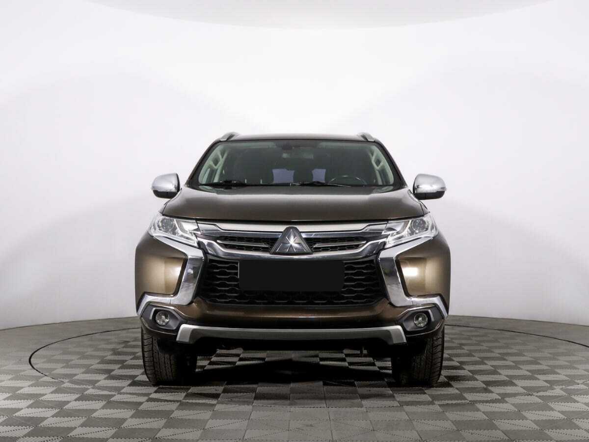 Mitsubishi Pajero Sport, 2017 - фото №2