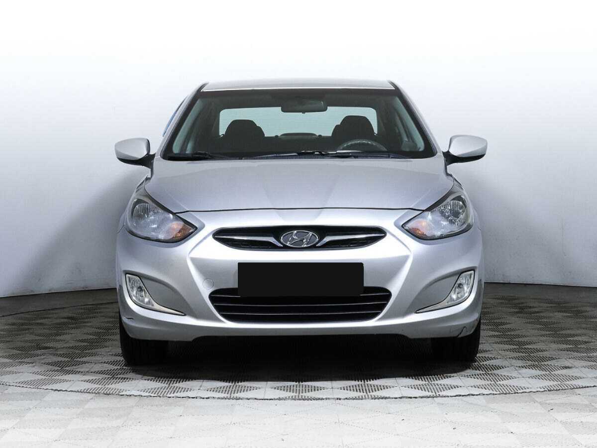 Hyundai Solaris, 2012 - фото №1