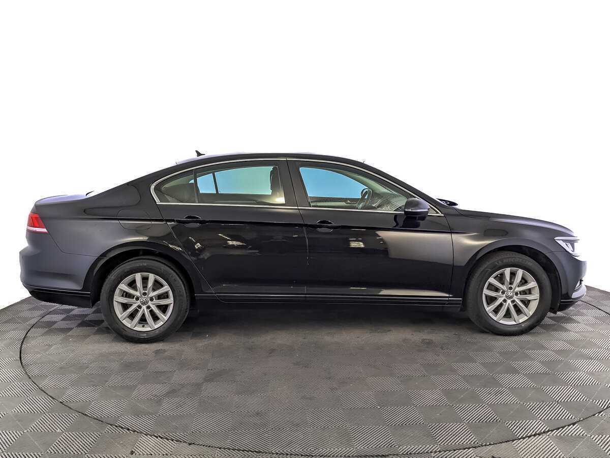 Volkswagen Passat, 2018 - фото №4