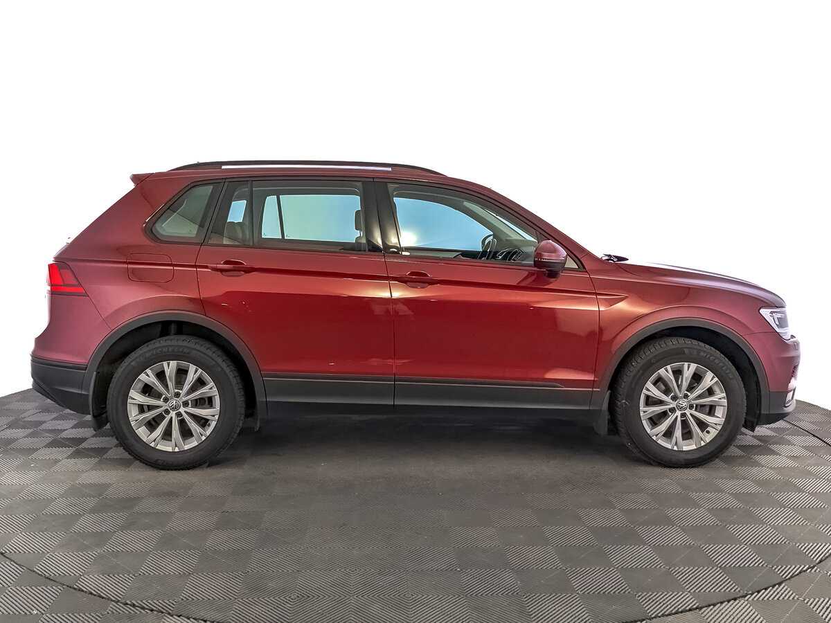 Volkswagen Tiguan, 2020 - фото №4