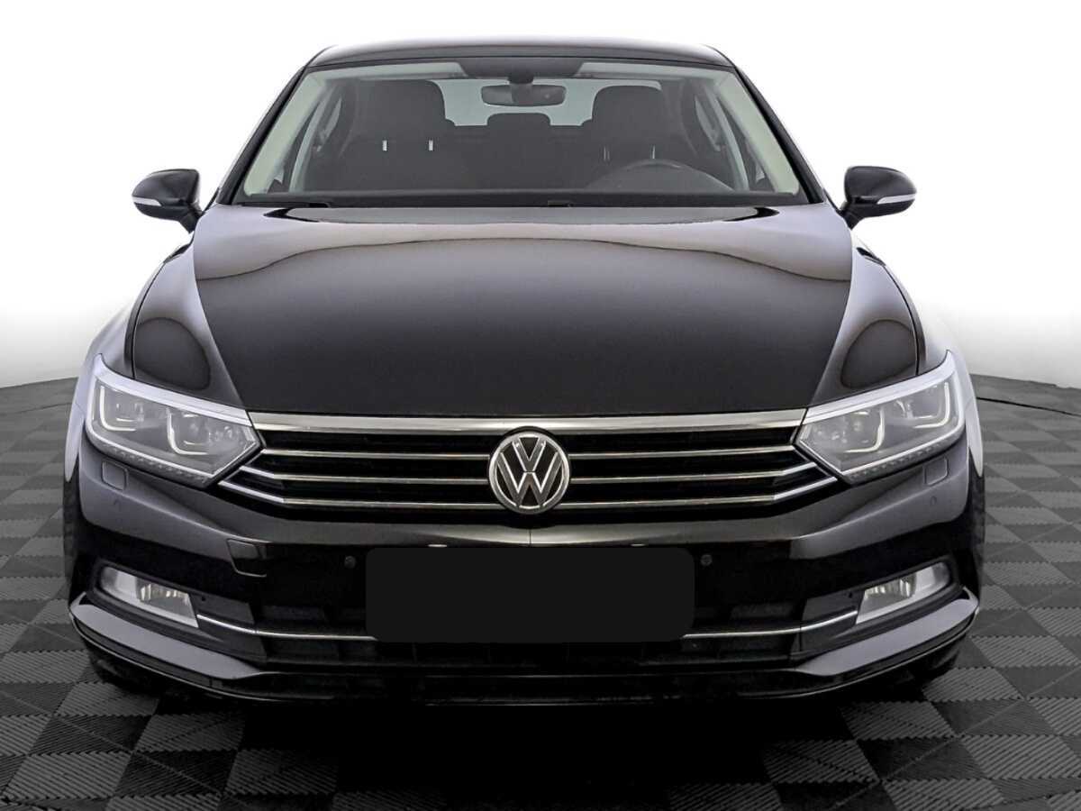 Volkswagen Passat, 2018 - фото №2