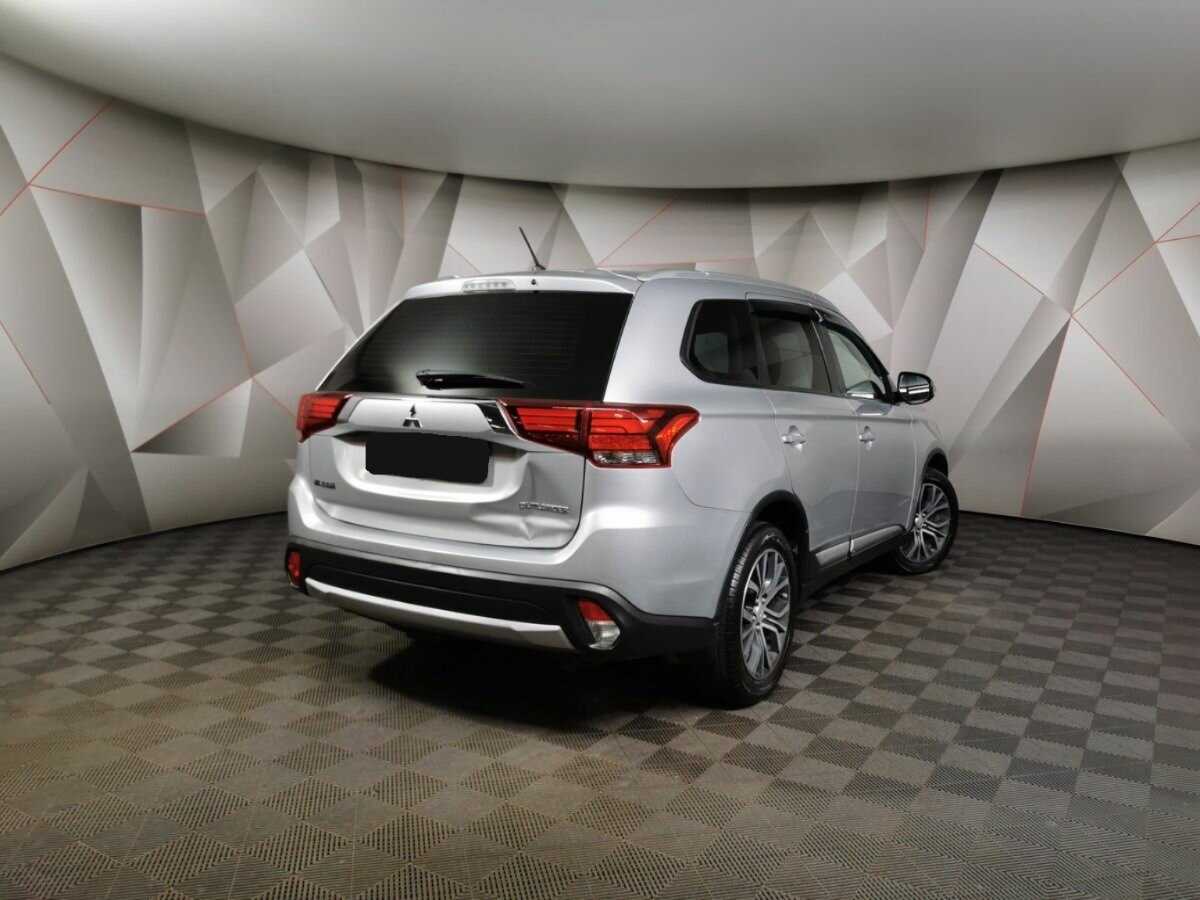 Mitsubishi Outlander, 2016 - фото №2