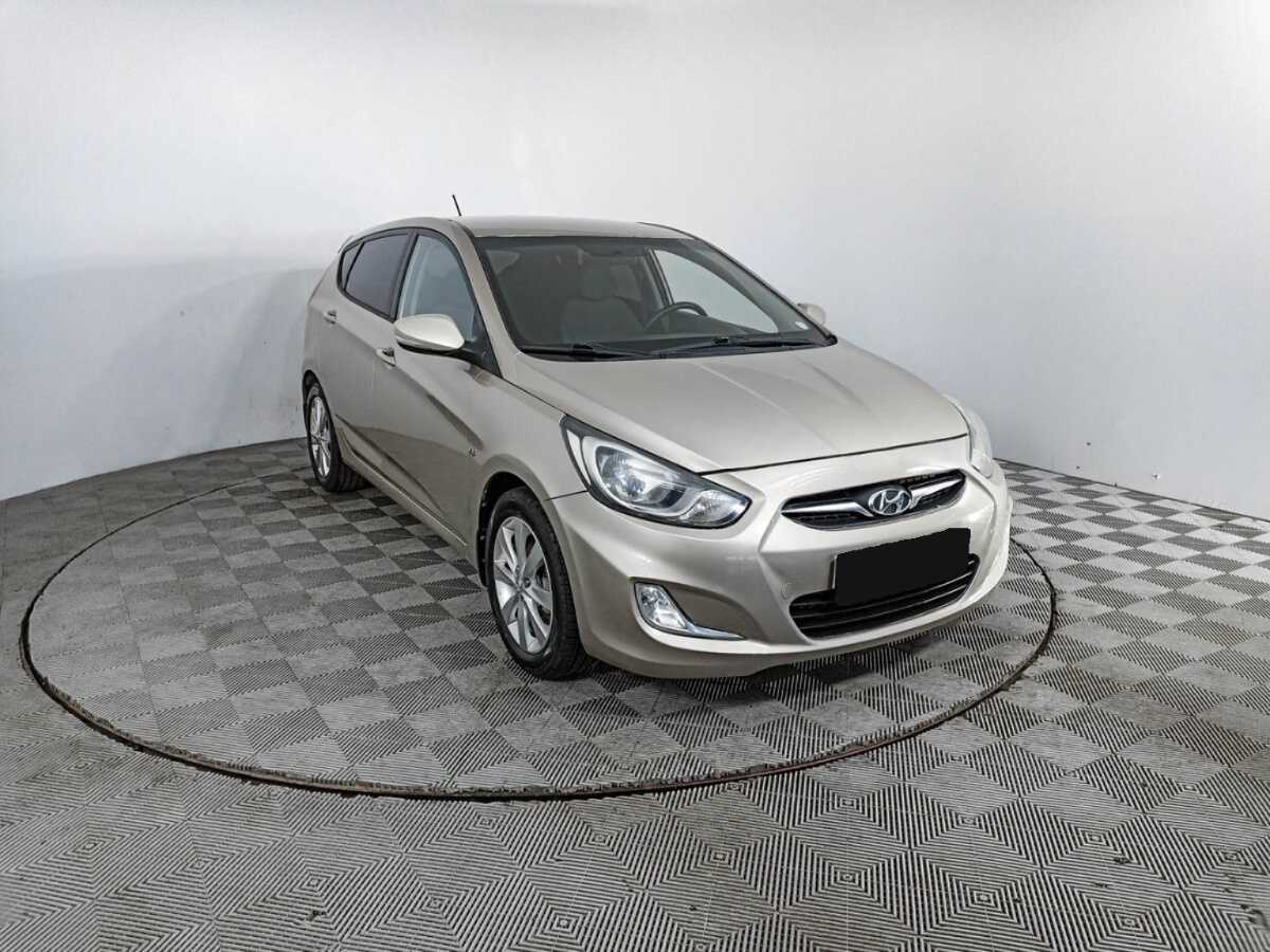 Hyundai Solaris, 2012 - фото №3