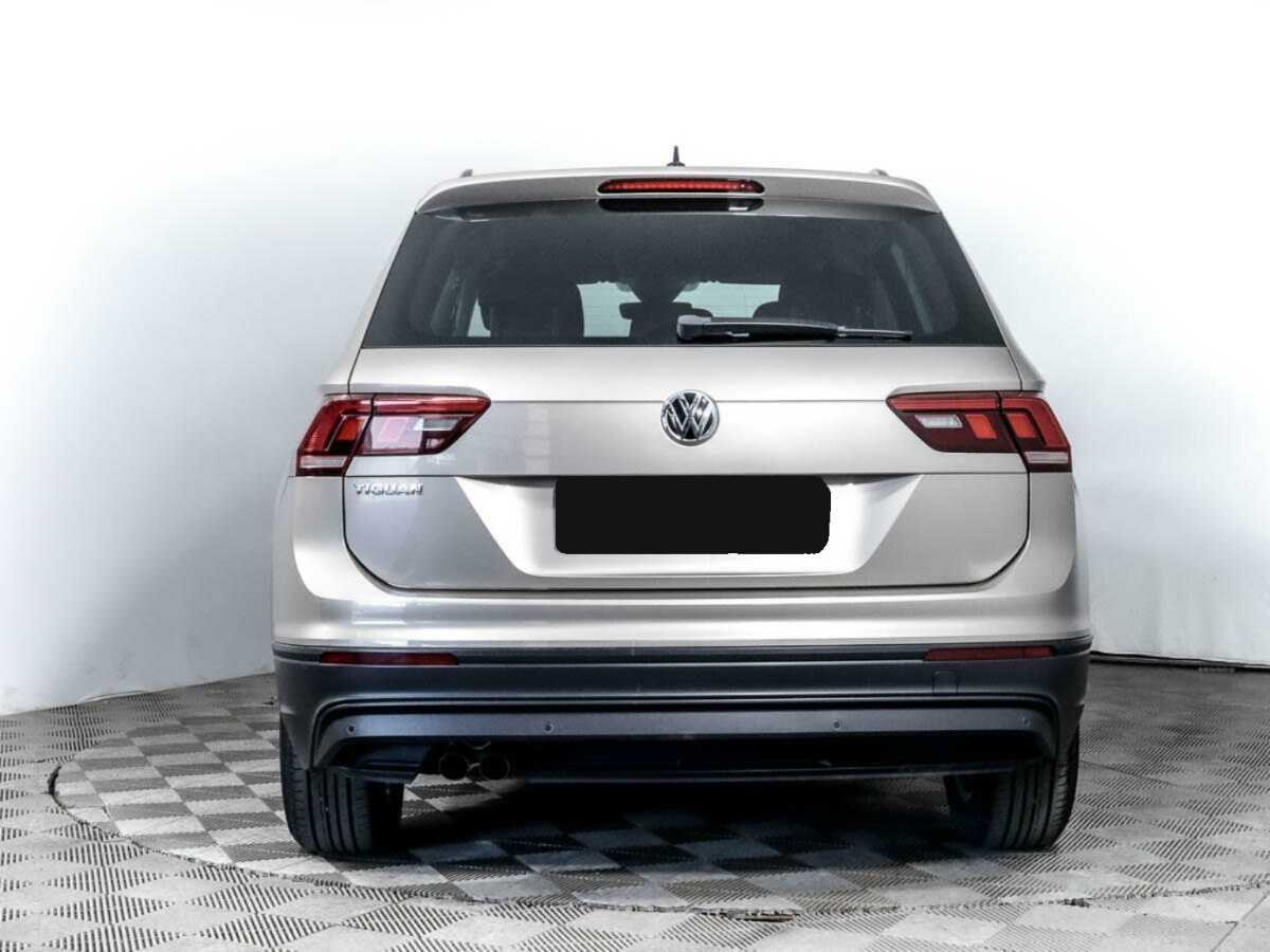 Volkswagen Tiguan L, 2018 - фото №4