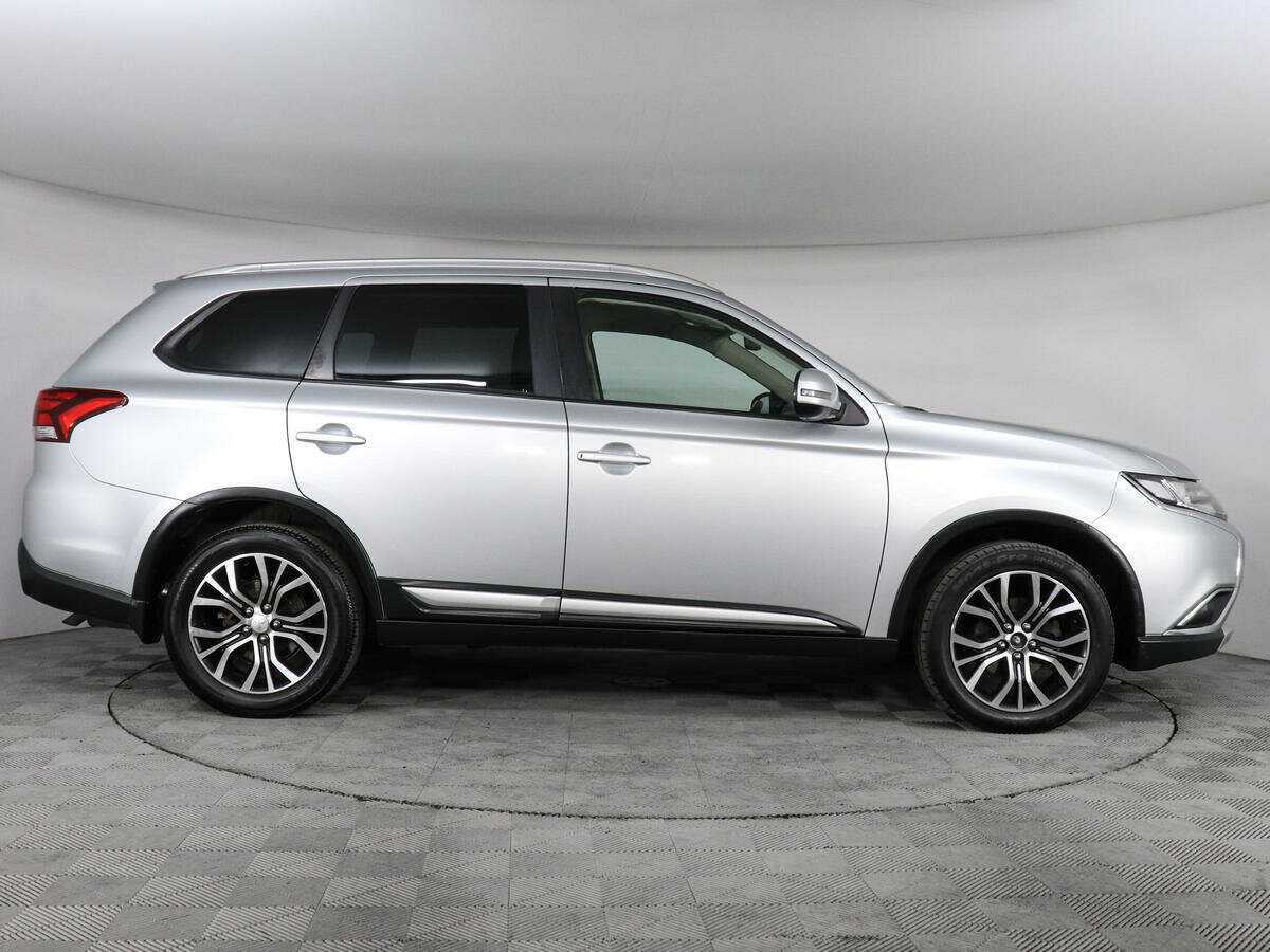 Mitsubishi Outlander, 2017 - фото №4