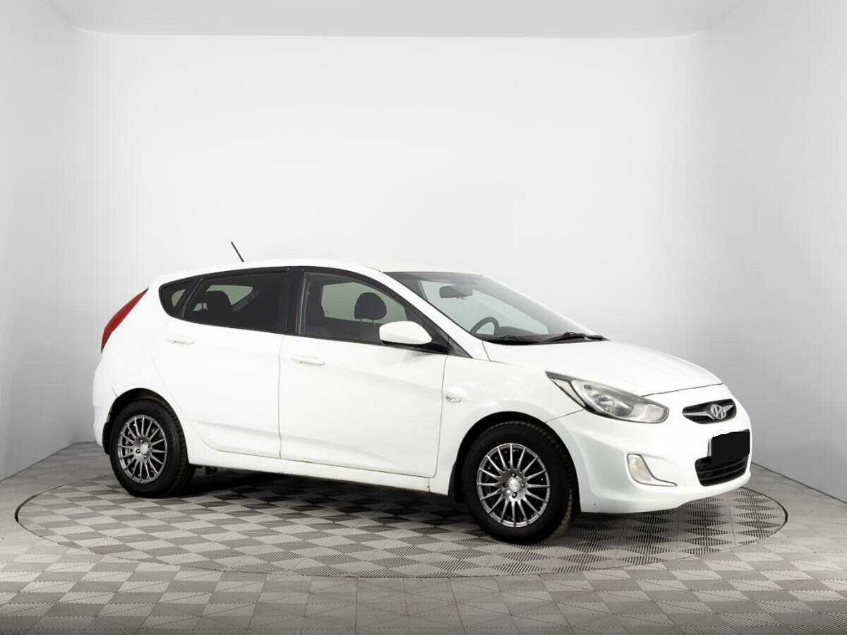 Hyundai Solaris, 2012 - фото №3