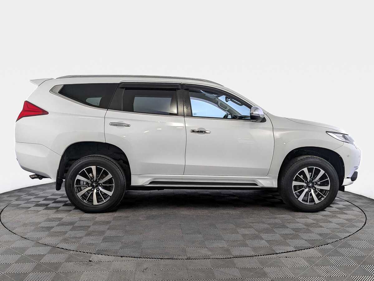 Mitsubishi Pajero Sport, 2017 - фото №4