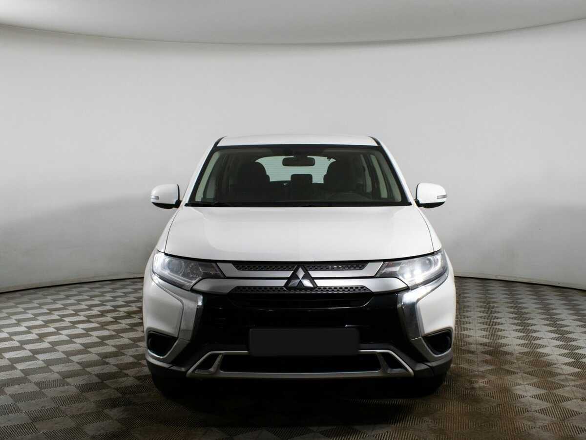 Mitsubishi Outlander, 2020 - фото №2